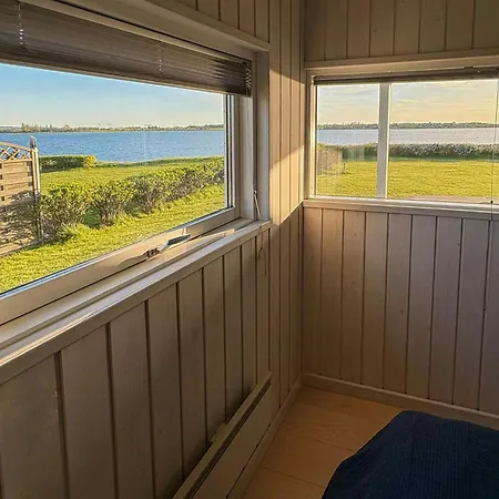 Waterfront House In First Row At Fyns Hoved Ferienhaus